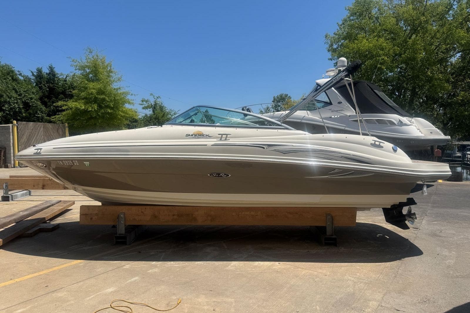 2006 Sea Ray 220 Sundeck — Hendersonville, TN (photo 2)