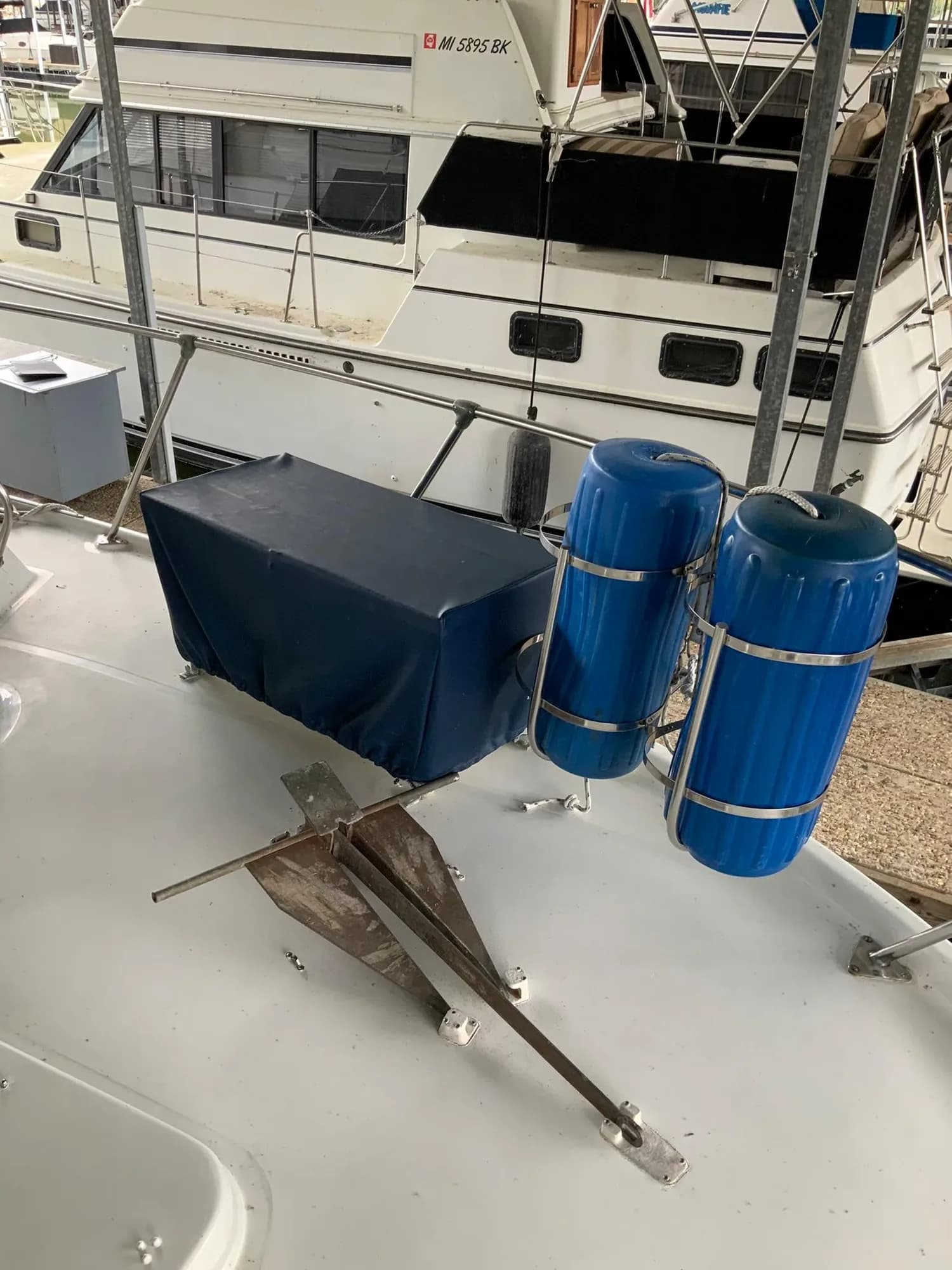 1969 Hatteras 41 Twin Cabin — Iuka, MS (photo 16)