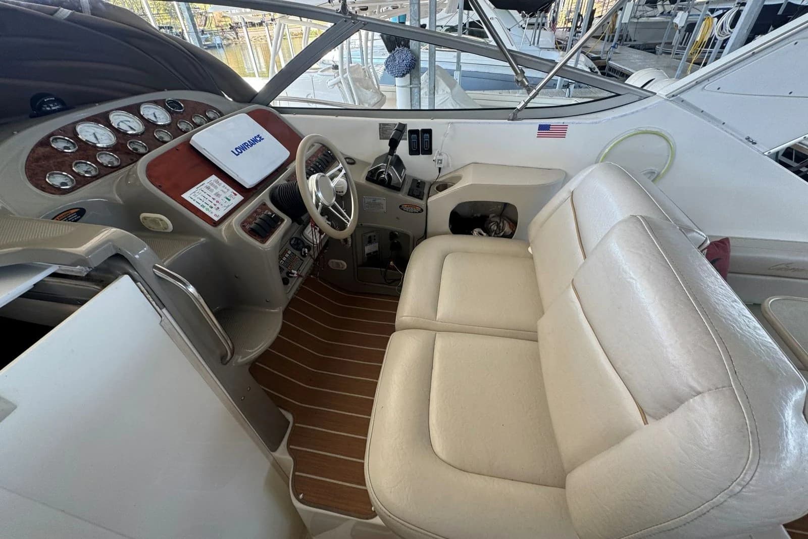 2000 Bayliner 3055 Ciera — Old Hickory, TN (photo 13)