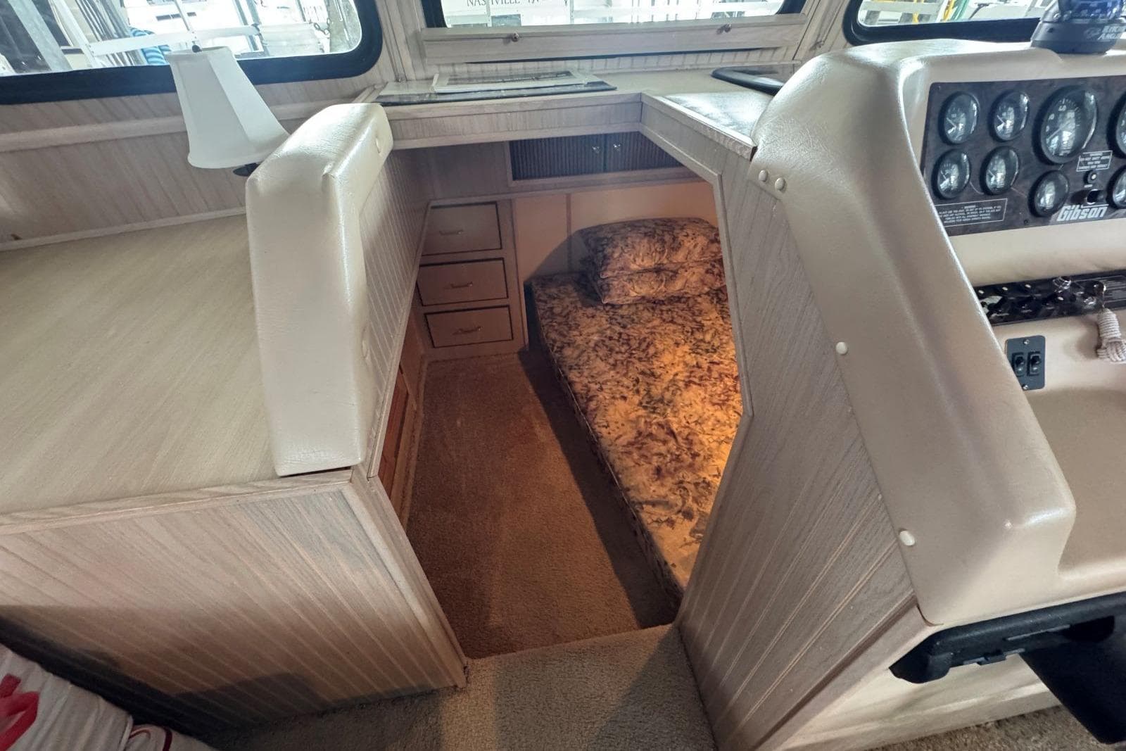 1998 Gibson 47 Sport — Hendersonville, TN (photo 47)