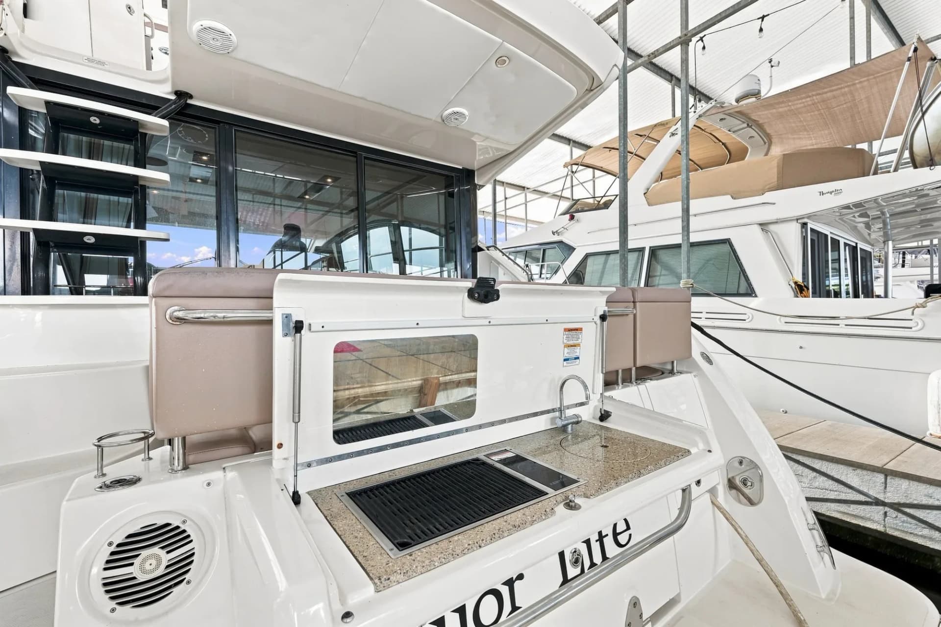 2017 Sea Ray Fly 400 — Iuka, MS (photo 6)
