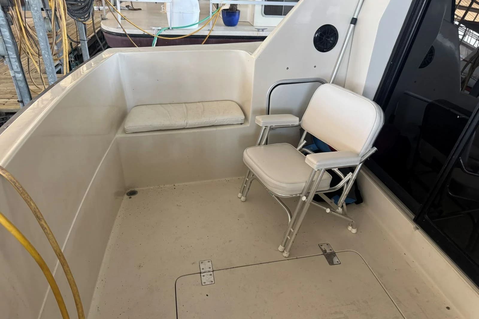 1988 Mainship Mediterranean 35 — Hendersonville, TN (photo 19)