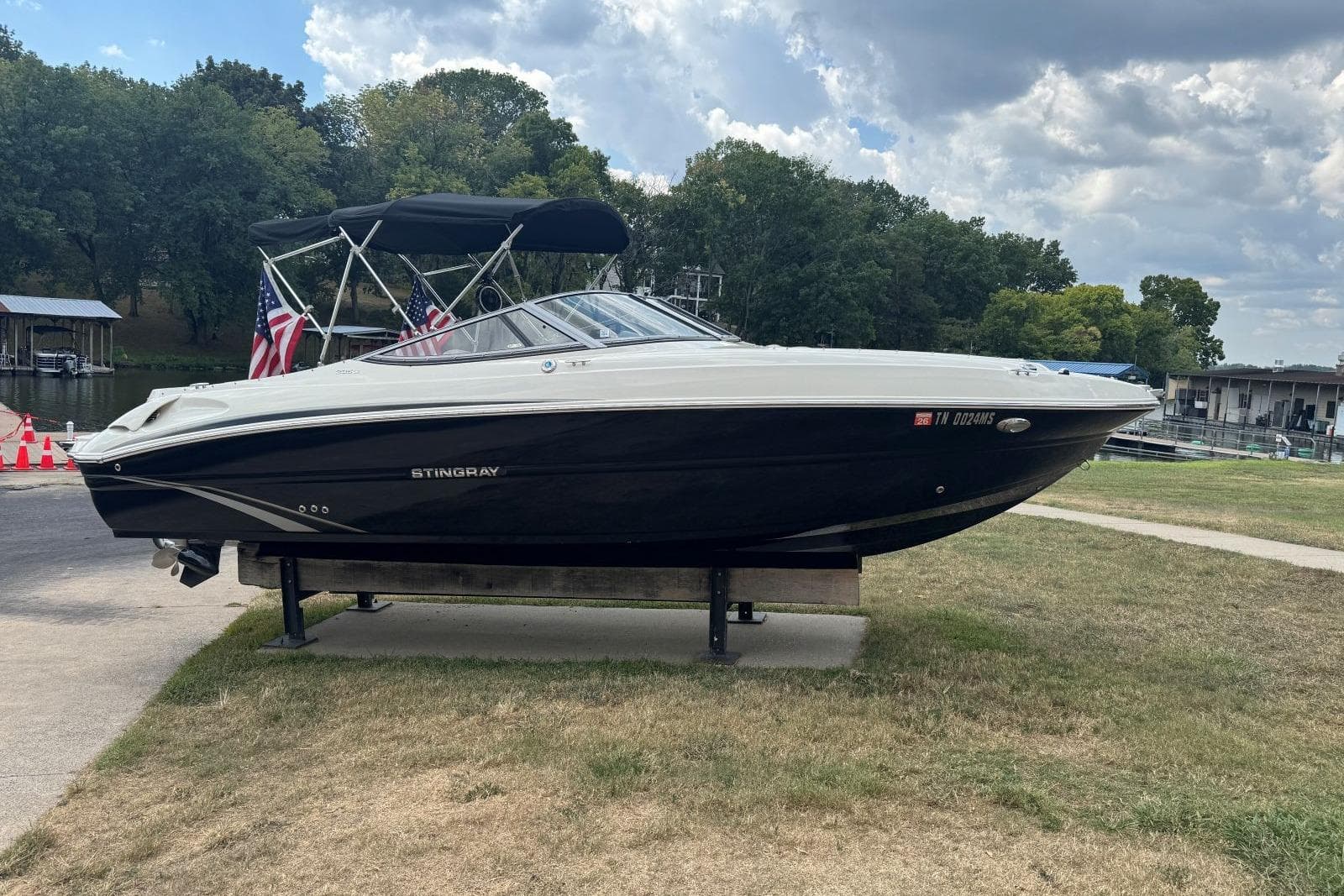 2017 Stingray 235 LR — Hendersonville, TN (photo 4)