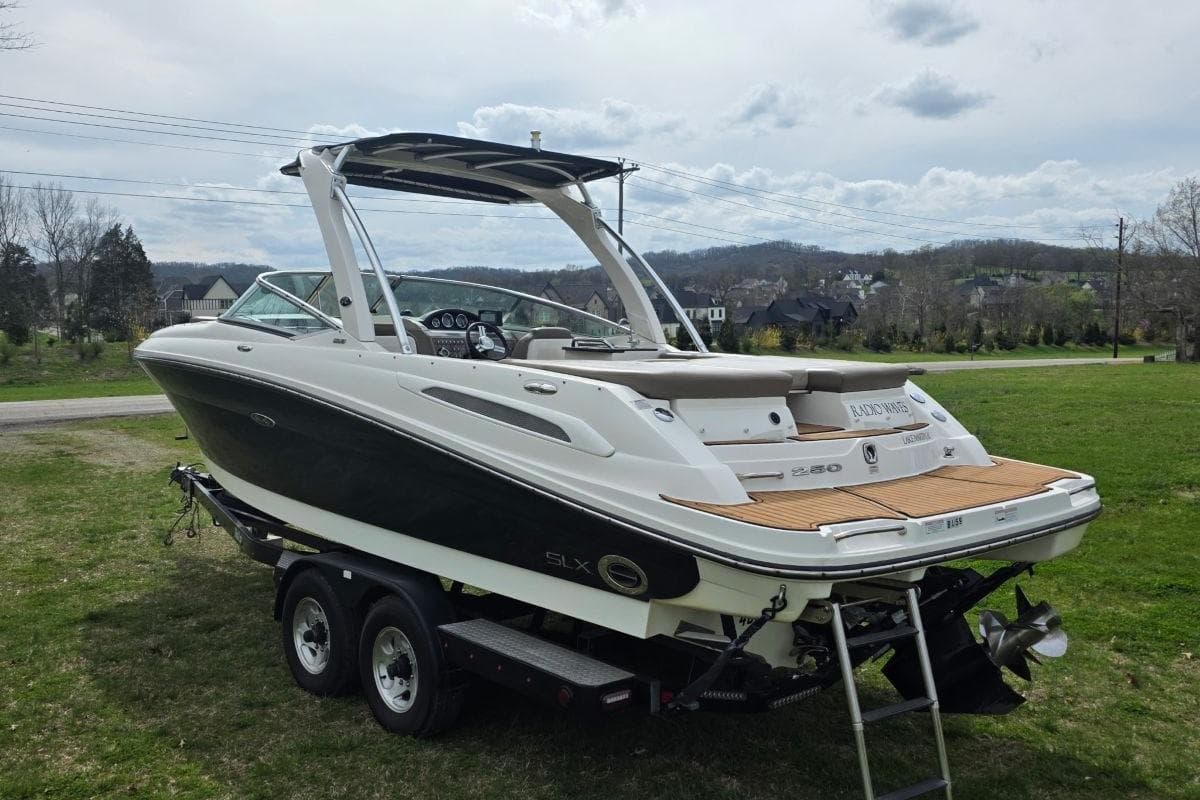 2011 Sea Ray SLX 250 — Franklin, TN (photo 8)