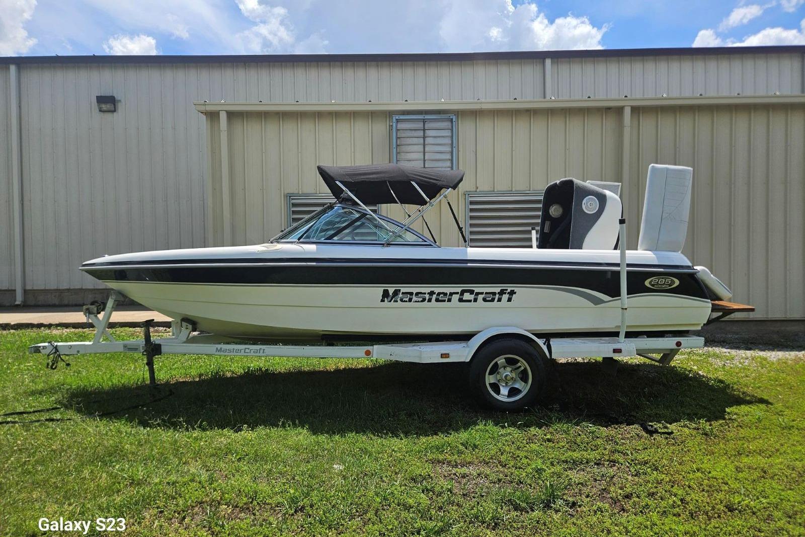 2000 MasterCraft Prostar 205